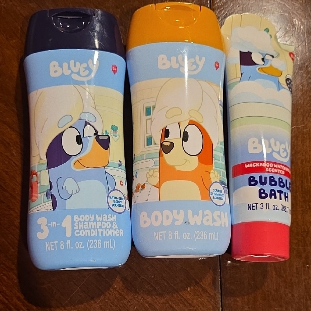 (J54) Kids Bluey Bath Set 3 Bottle Bundle